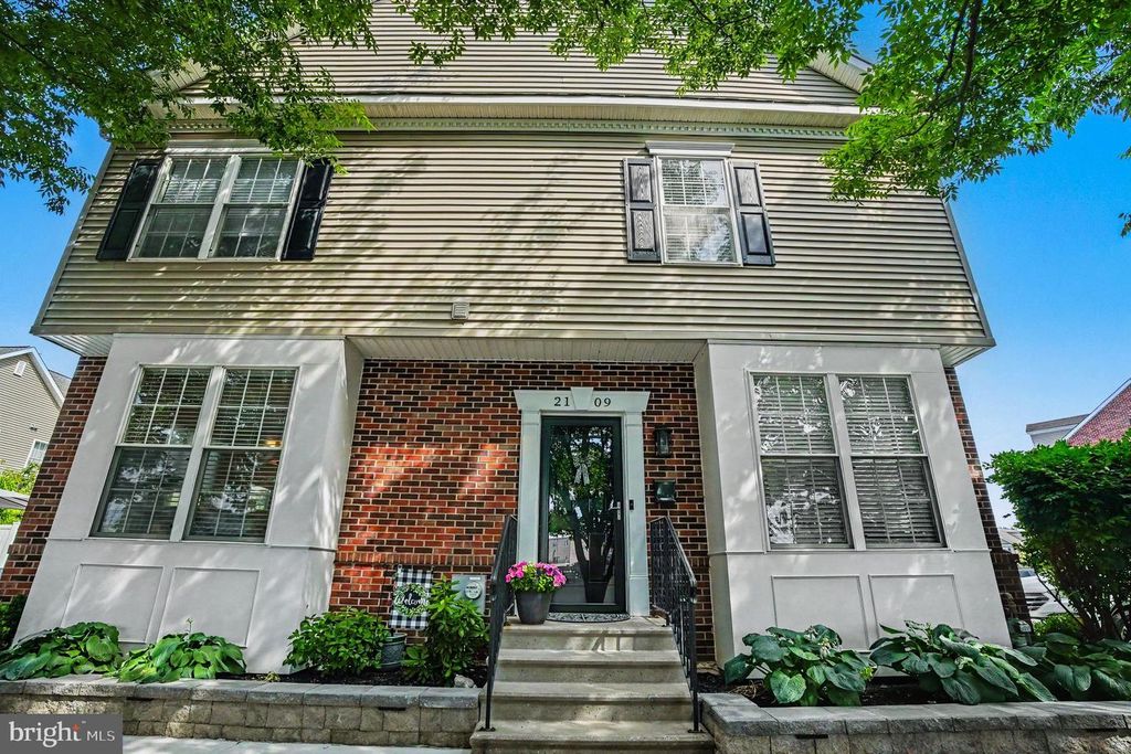2109 TREVI CT, Philadelphia, PA 19145