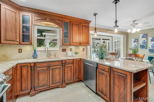 160 Oaklawn Drive, Glen Carbon, IL 62034