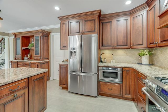 160 Oaklawn Drive, Glen Carbon, IL 62034