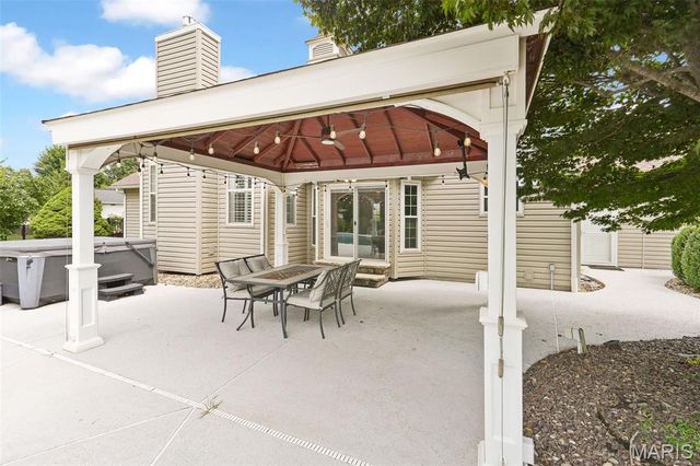 160 Oaklawn Drive, Glen Carbon, IL 62034