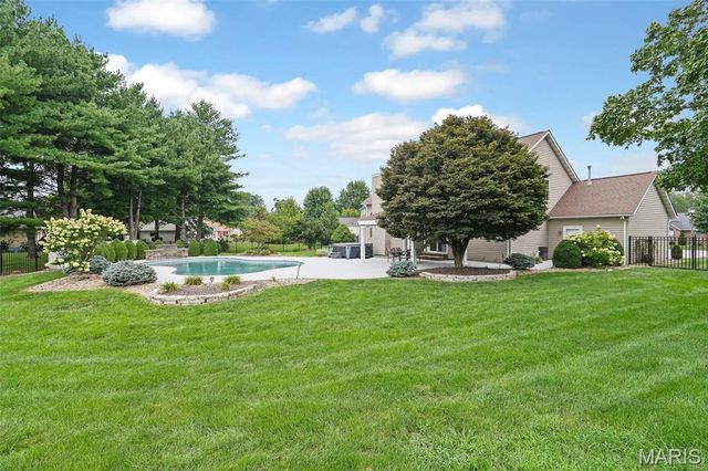 160 Oaklawn Drive, Glen Carbon, IL 62034