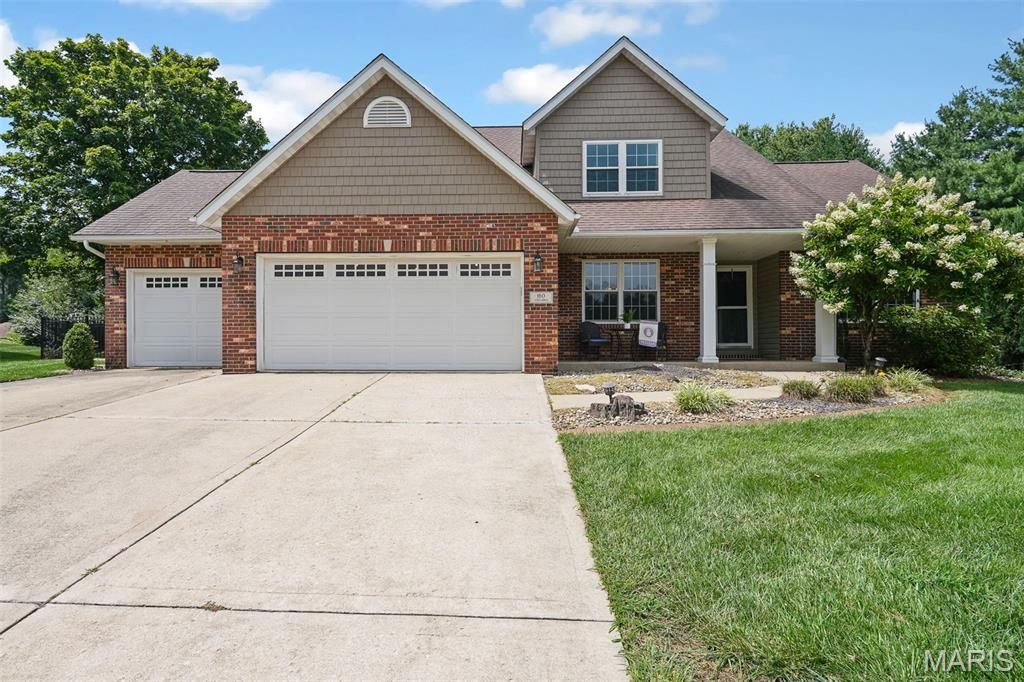 160 Oaklawn Drive, Glen Carbon, IL 62034