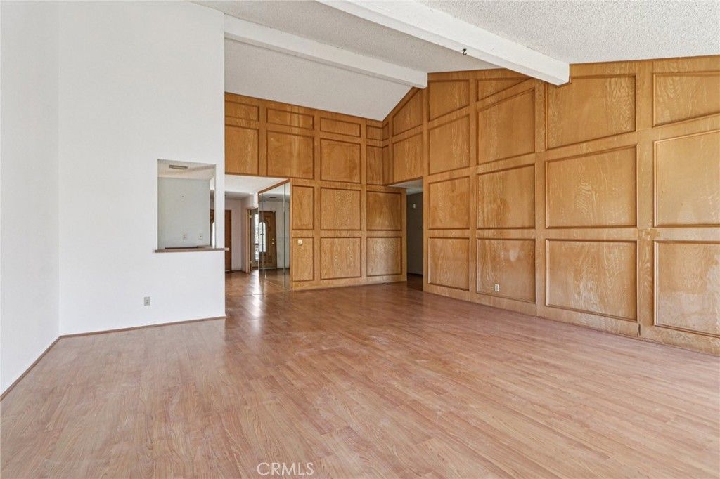 Image 5 of property listing at 13354 Mission Tierra Way, Granada Hills, CA 91344