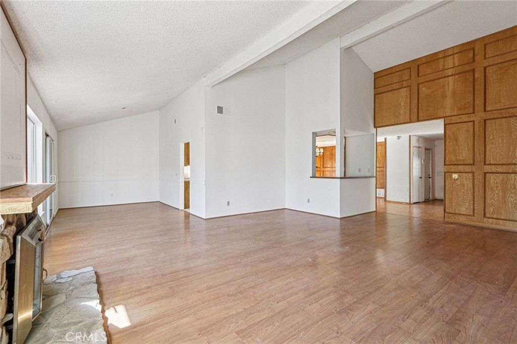 Image 8 of property listing at 13354 Mission Tierra Way, Granada Hills, CA 91344