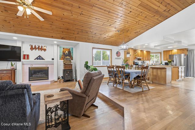 9353 N Finucane Dr, Hayden, ID 83835
