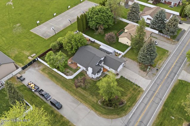 9353 N Finucane Dr, Hayden, ID 83835