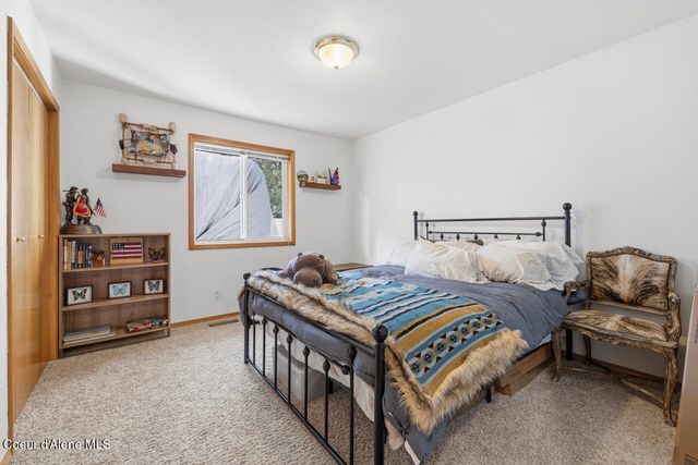 9353 N Finucane Dr, Hayden, ID 83835