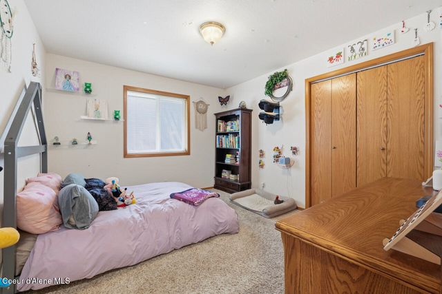 9353 N Finucane Dr, Hayden, ID 83835