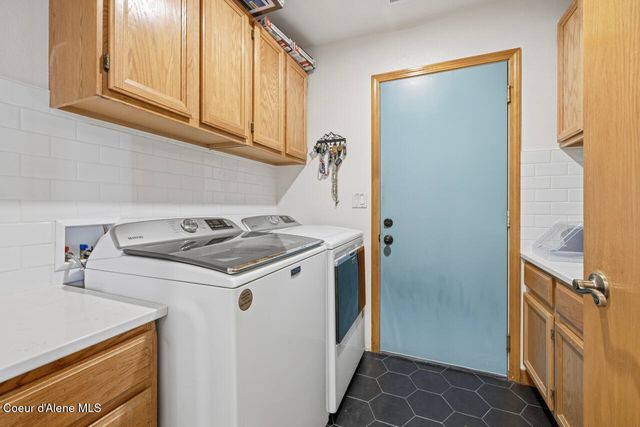9353 N Finucane Dr, Hayden, ID 83835