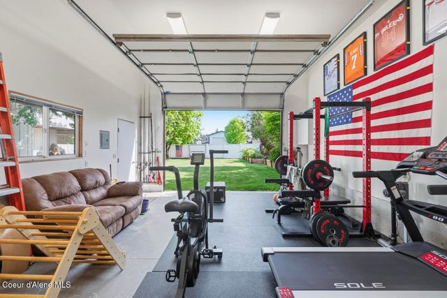 9353 N Finucane Dr, Hayden, ID 83835