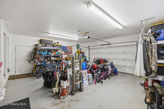 9353 N Finucane Dr, Hayden, ID 83835