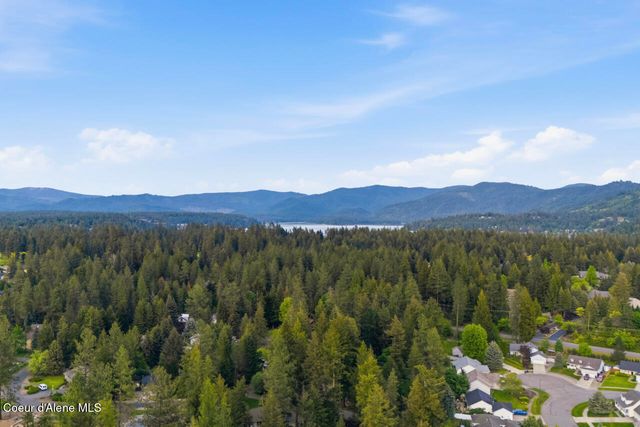 9353 N Finucane Dr, Hayden, ID 83835