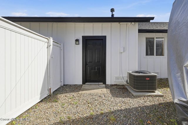 9353 N Finucane Dr, Hayden, ID 83835