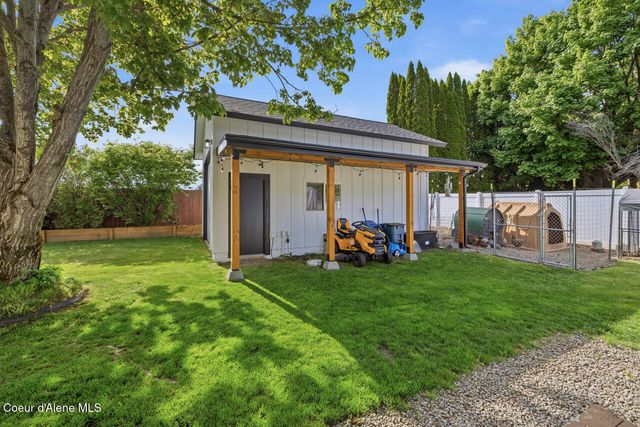 9353 N Finucane Dr, Hayden, ID 83835