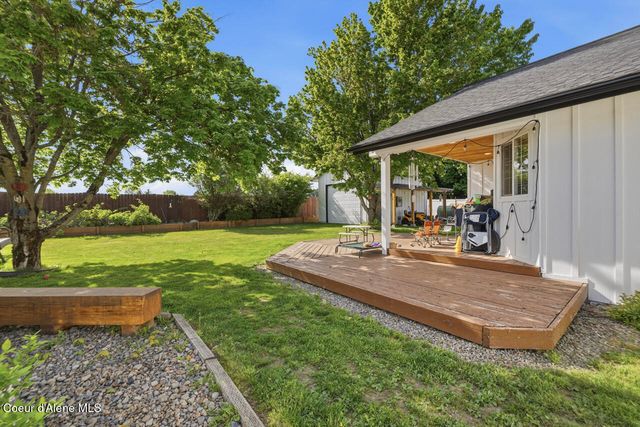 9353 N Finucane Dr, Hayden, ID 83835