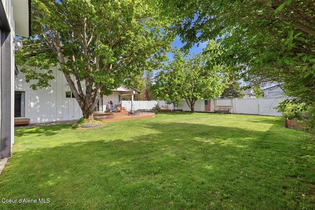 9353 N Finucane Dr, Hayden, ID 83835
