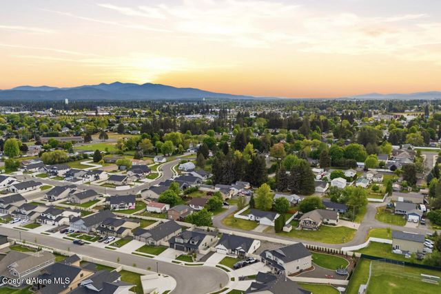9353 N Finucane Dr, Hayden, ID 83835