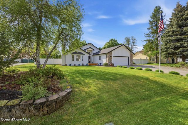 9353 N Finucane Dr, Hayden, ID 83835