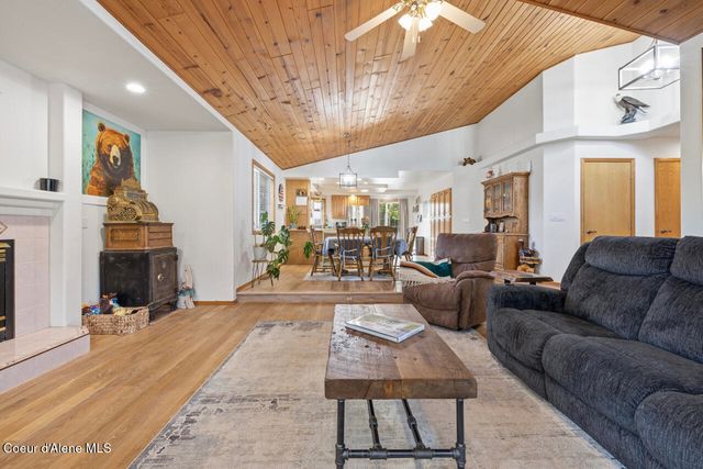 9353 N Finucane Dr, Hayden, ID 83835