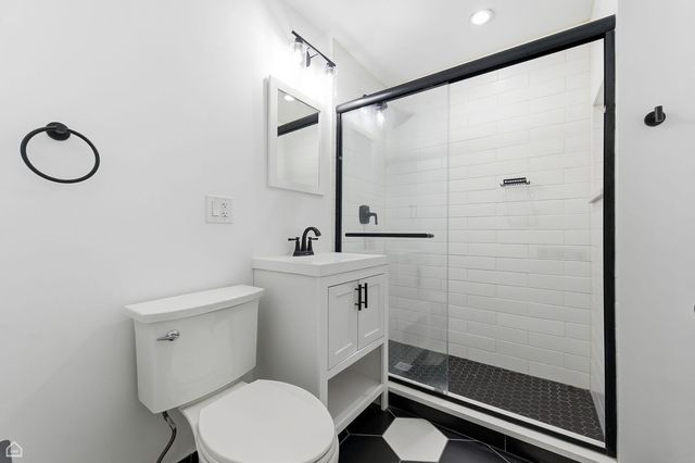 5250 W Grace Street 2, Chicago, IL 60641