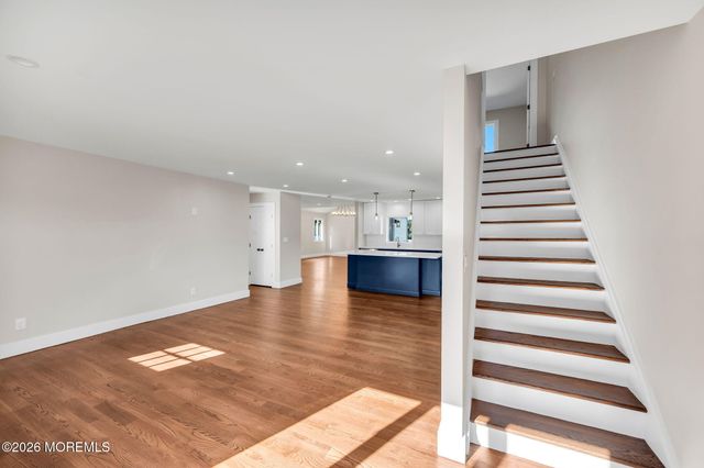 31 Hosford Avenue, Leonardo, NJ 07737
