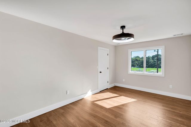 31 Hosford Avenue, Leonardo, NJ 07737