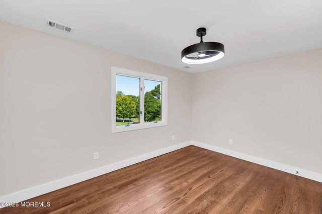 31 Hosford Avenue, Leonardo, NJ 07737