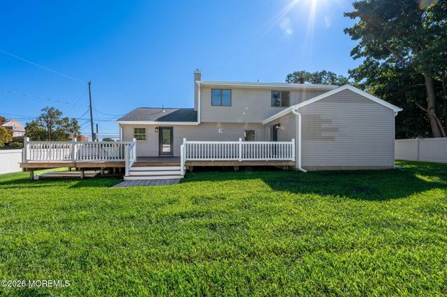 31 Hosford Avenue, Leonardo, NJ 07737