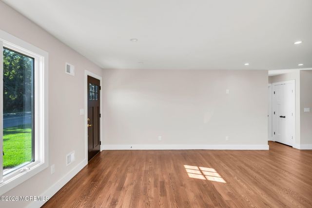 31 Hosford Avenue, Leonardo, NJ 07737