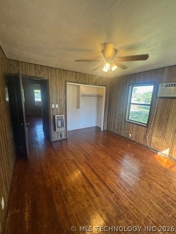 1000 W Francis Street, Madill, OK 73446