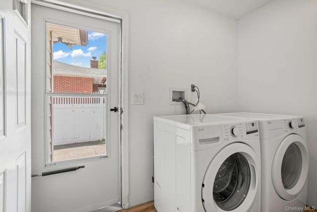 17 Edgar Court, Huntington, NY 11743