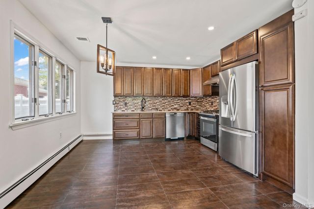 17 Edgar Court, Huntington, NY 11743