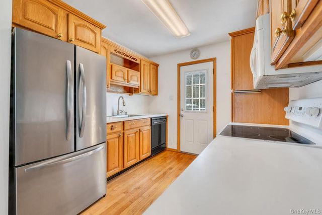 52 Washington Avenue, Mastic, NY 11950