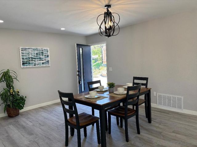9211 Todos Santos Drive, Santee, CA 92071