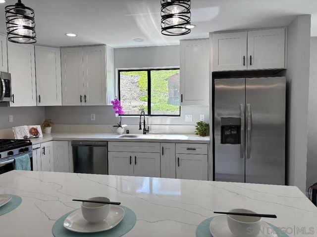 9211 Todos Santos Drive, Santee, CA 92071