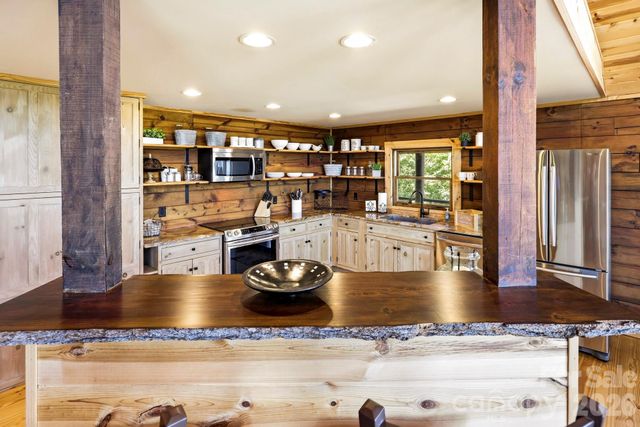 139 High Cliffs Trail, Black Mountain, NC 28711