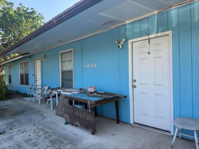 4666 E Holt, West Palm Beach, FL 33415