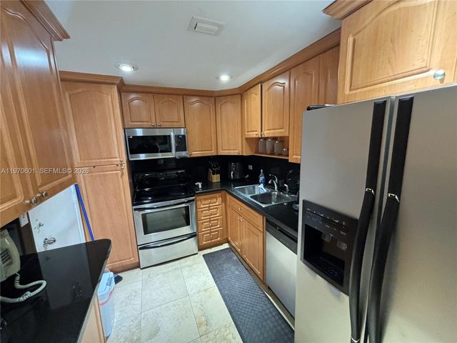 5005 Collins Ave 825, Miami Beach, FL 33140