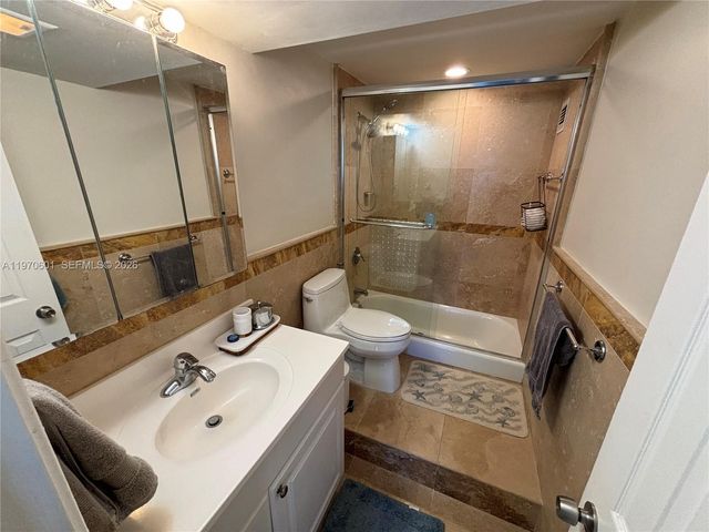 5005 Collins Ave 825, Miami Beach, FL 33140