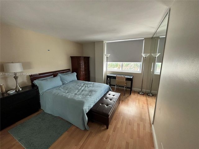 5005 Collins Ave 825, Miami Beach, FL 33140