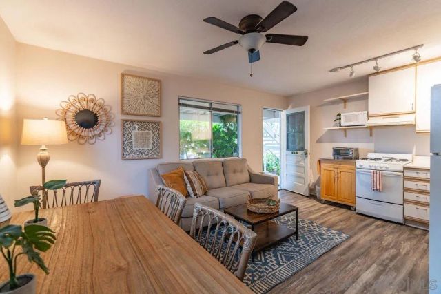 7377 Eads Ave 1, La Jolla, CA 92037