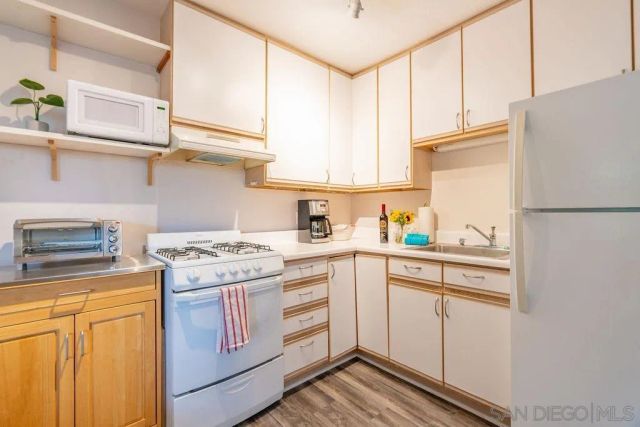 7377 Eads Ave 1, La Jolla, CA 92037