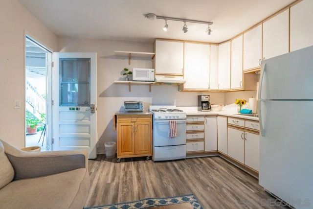 7377 Eads Ave 1, La Jolla, CA 92037