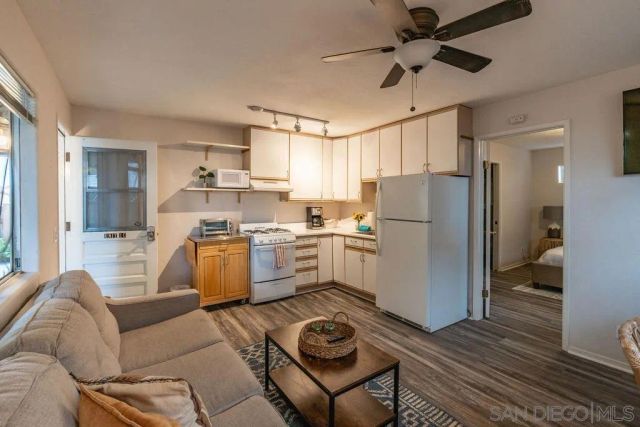 7377 Eads Ave 1, La Jolla, CA 92037