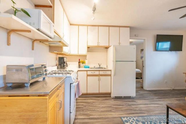 7377 Eads Ave 1, La Jolla, CA 92037