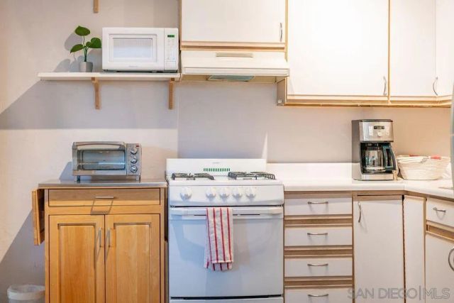 7377 Eads Ave 1, La Jolla, CA 92037