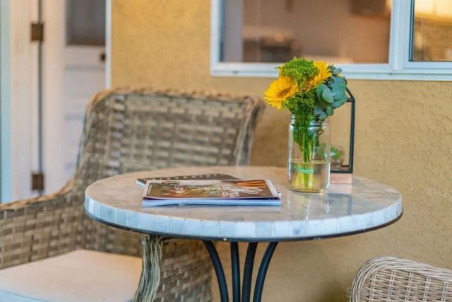 7377 Eads Ave 1, La Jolla, CA 92037