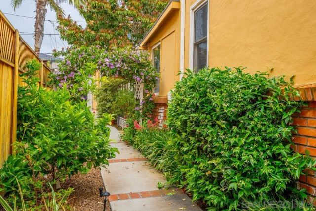 7377 Eads Ave 1, La Jolla, CA 92037