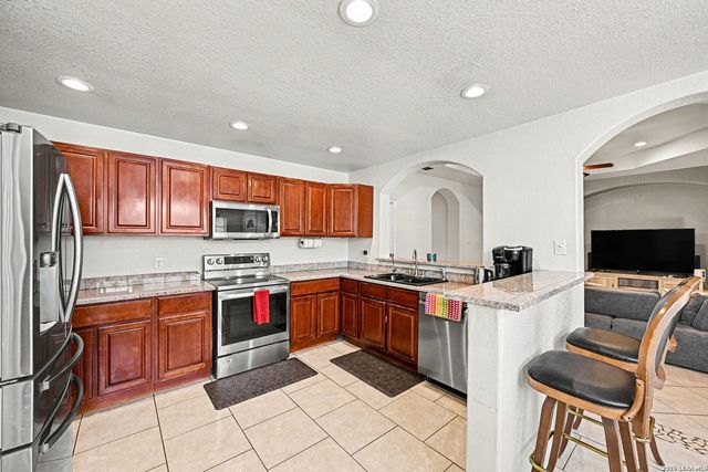 15014 Becker Bnd, San Antonio, TX 78253
