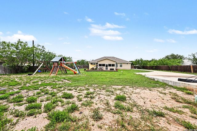 15014 Becker Bnd, San Antonio, TX 78253